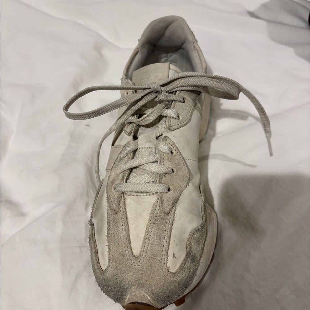 New Balance 327 Biege and White